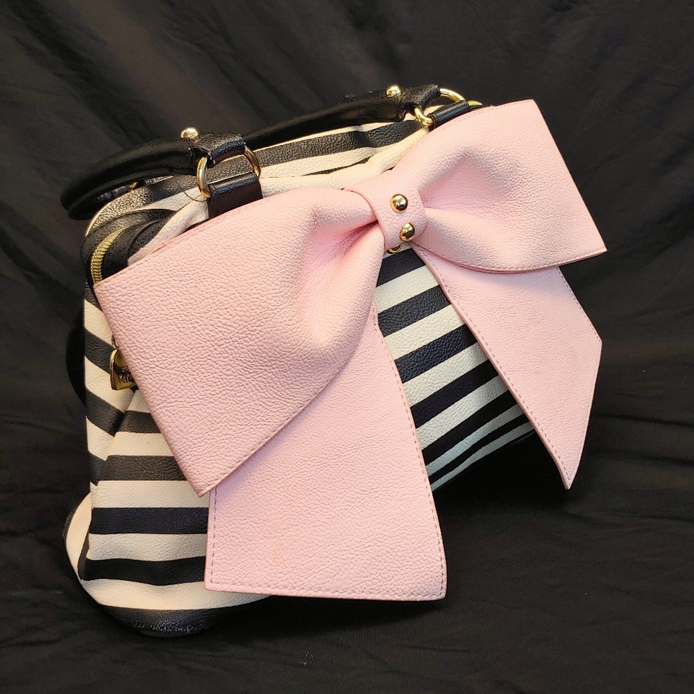Betsey Johnson purse / handbag